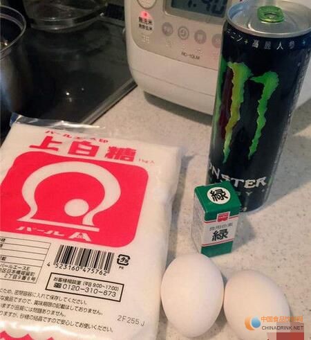 敢吃嗎？島國(guó)人竟用飲料煮出綠色雞蛋！