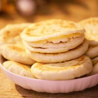 白吉饃源頭廠家肉夾饃胚半成品原味燒餅里脊早餐店專用
